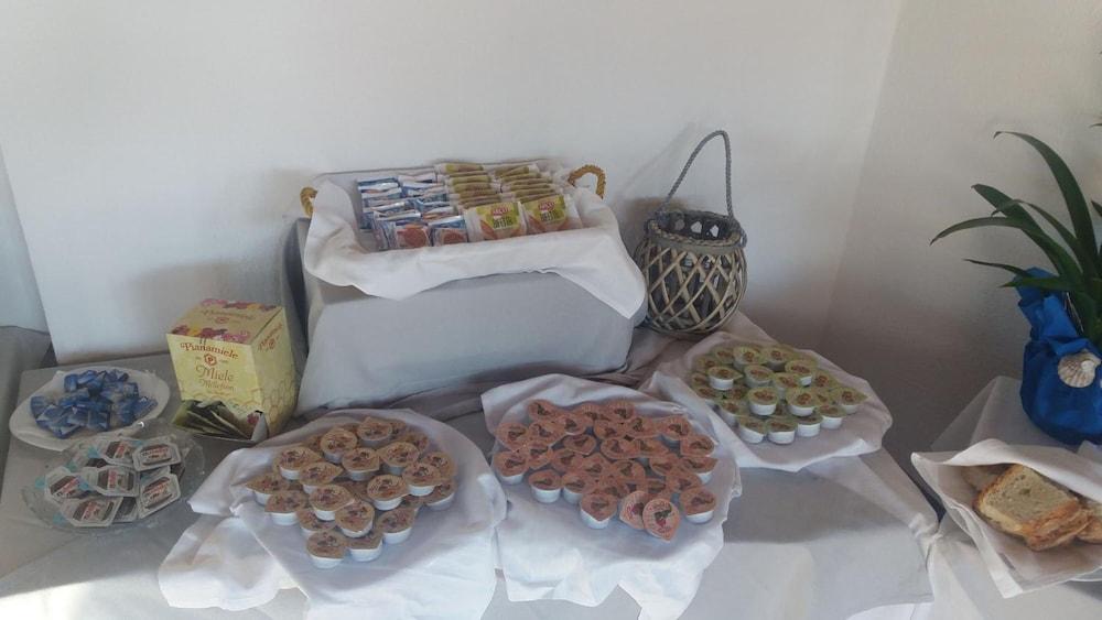 Hotel Ristorante Al Canto Delle Sirene Terracina Buitenkant foto