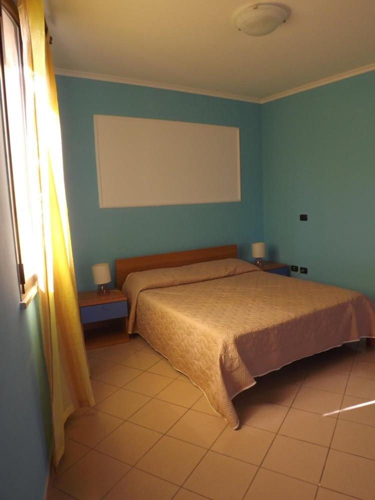 Hotel Ristorante Al Canto Delle Sirene Terracina Buitenkant foto