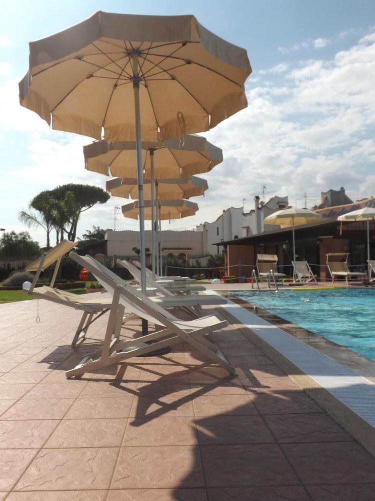 Hotel Ristorante Al Canto Delle Sirene Terracina Buitenkant foto