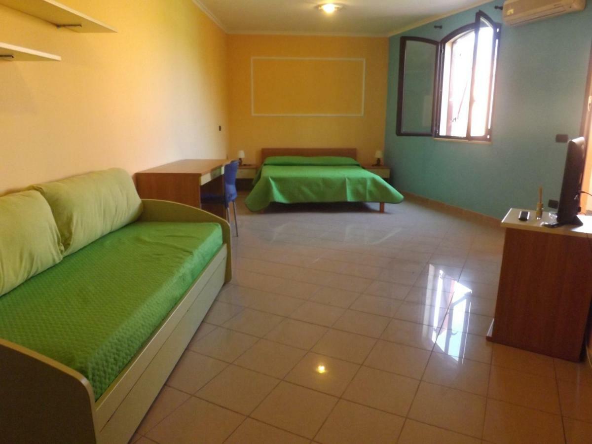 Hotel Ristorante Al Canto Delle Sirene Terracina Buitenkant foto
